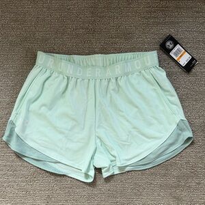 Under Armour Women's Mint Green Athletic Shorts With Pockets